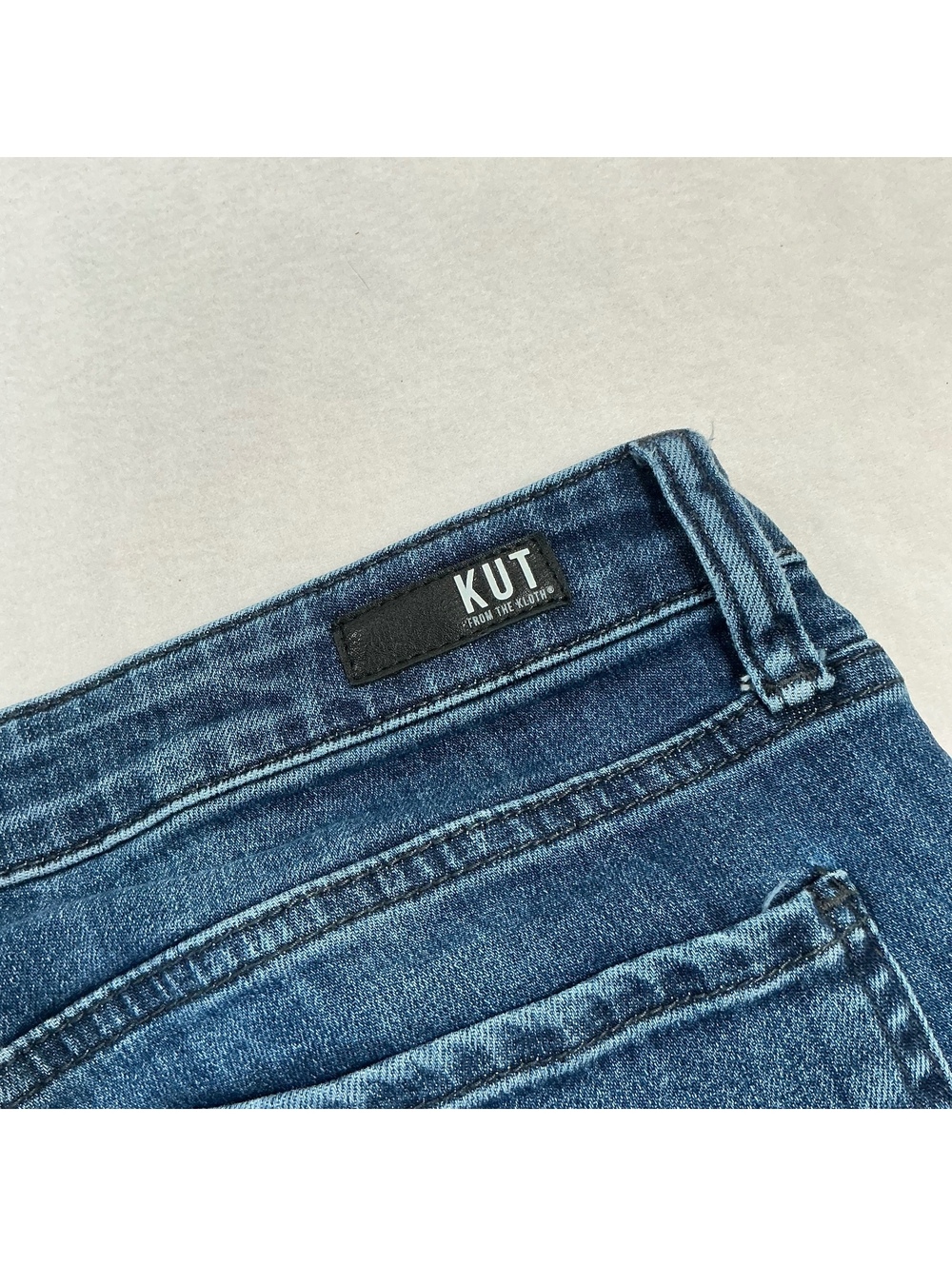 KUT From The Kloth Catherine Boyfriend Jeans Women’s Size 8 Medium Wash - Picture 6 of 11